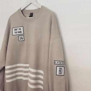 Black dope Beige Crewneck Pullover, sz M